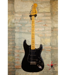 FENDER Stratocaster...